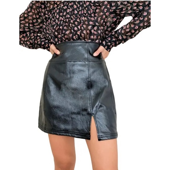 Free People Dresses & Skirts - Free People Holding Onto A Dream Mini skirt